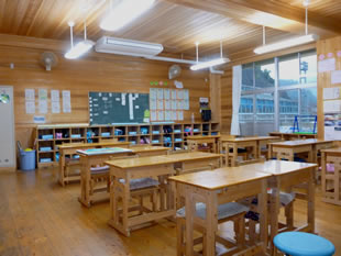 檜原小学校の木質化の様子