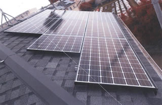 設置費補助事業による太陽光発電システムの設置事例。