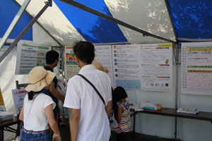 環境フェスティバルで掲示したSDGsのパネル展示。