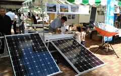 太陽光発電設備の市民見学会（平成27年7月）、環境フェア（平成27年6月）、親子教室（平成25年7月）。